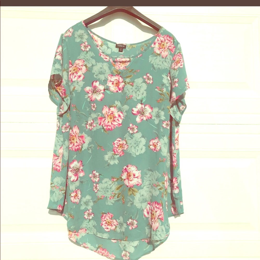 NWOT TORRID TEAL WITH PINK FLOWERS 🌸 BLOUSE SZ 2